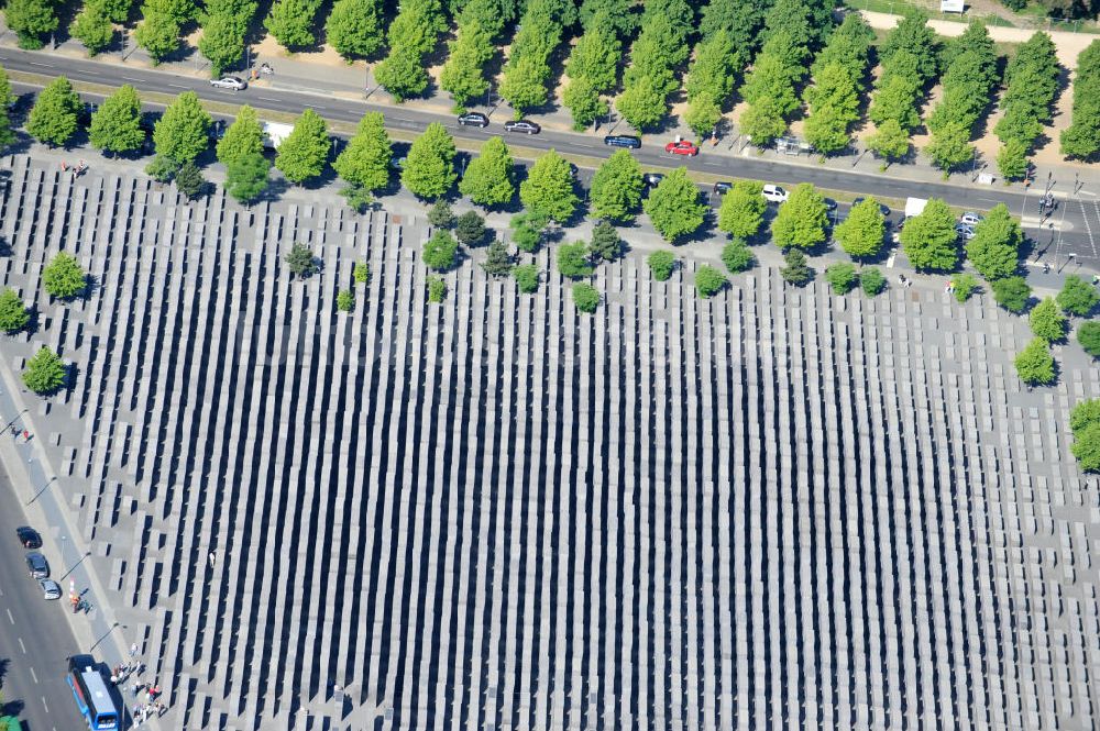 Berlin Mitte von oben - Holocaust Mahnmal in Berlin Mitte