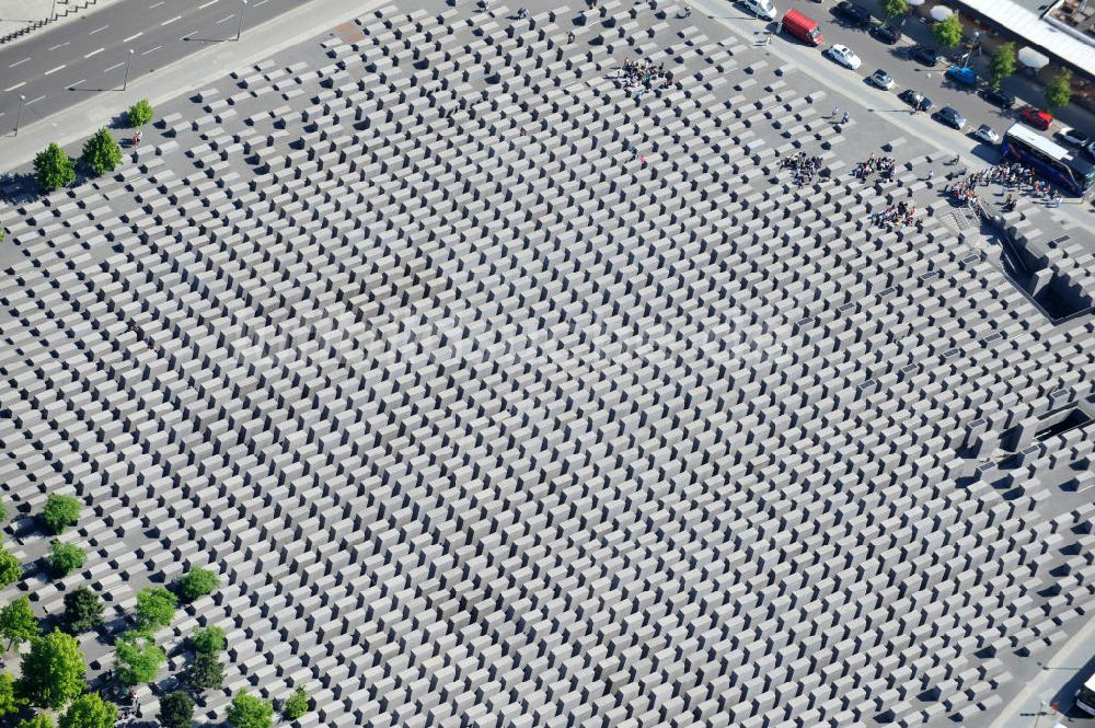 Berlin Mitte von oben - Holocaust Mahnmal in Berlin Mitte