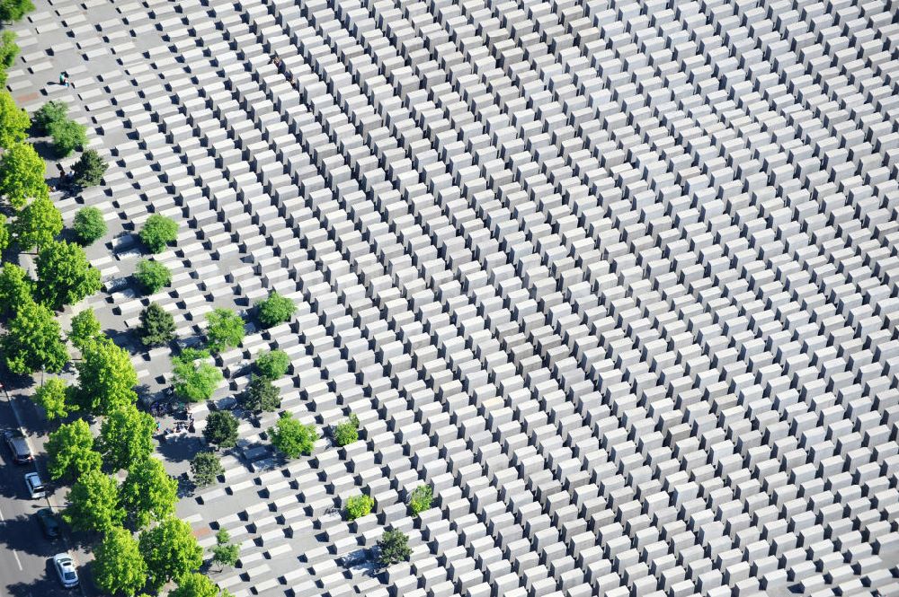 Luftbild Berlin Mitte - Holocaust Mahnmal in Berlin Mitte