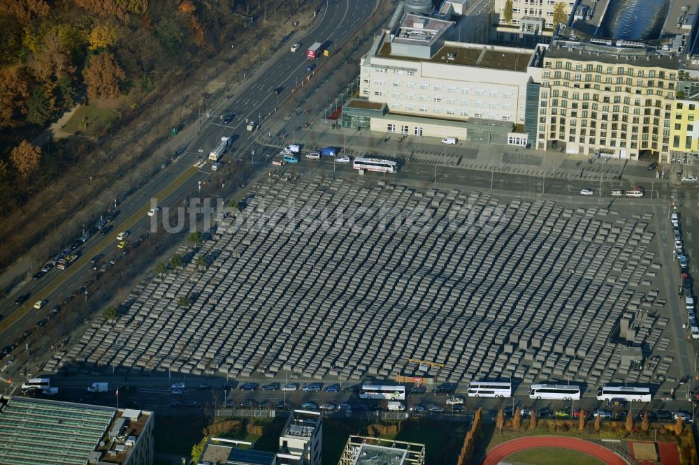 Luftaufnahme Berlin - Holocaust Mahnmal in Berlin Mitte