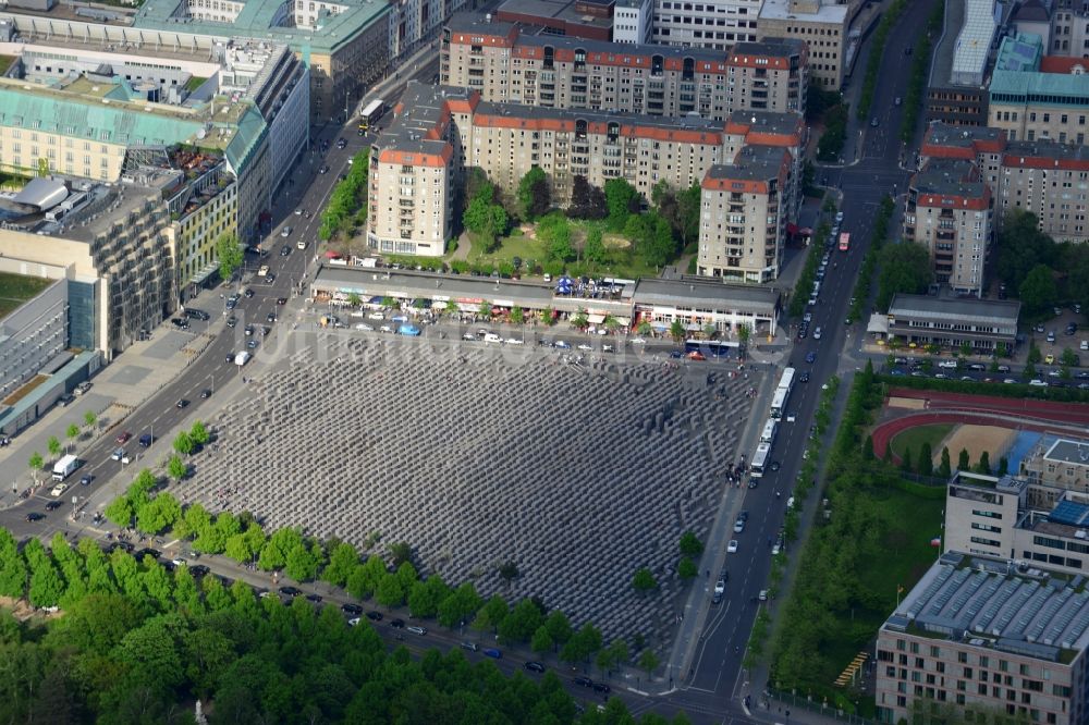 Luftbild Berlin - Holocaust Mahnmal in Berlin Mitte