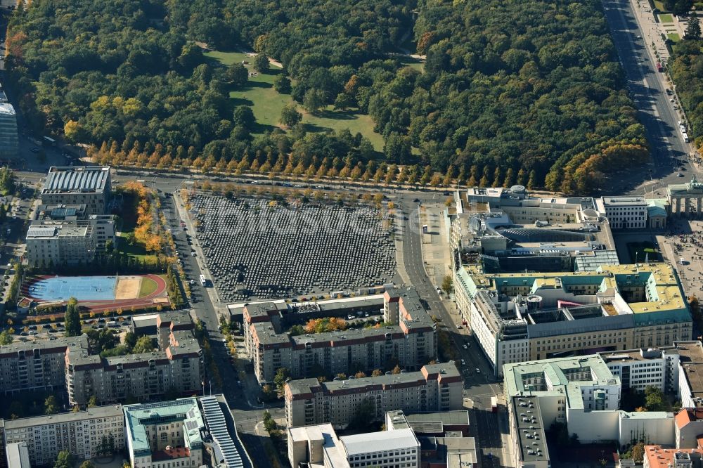 Berlin aus der Vogelperspektive: Holocaust Mahnmal in Berlin Mitte