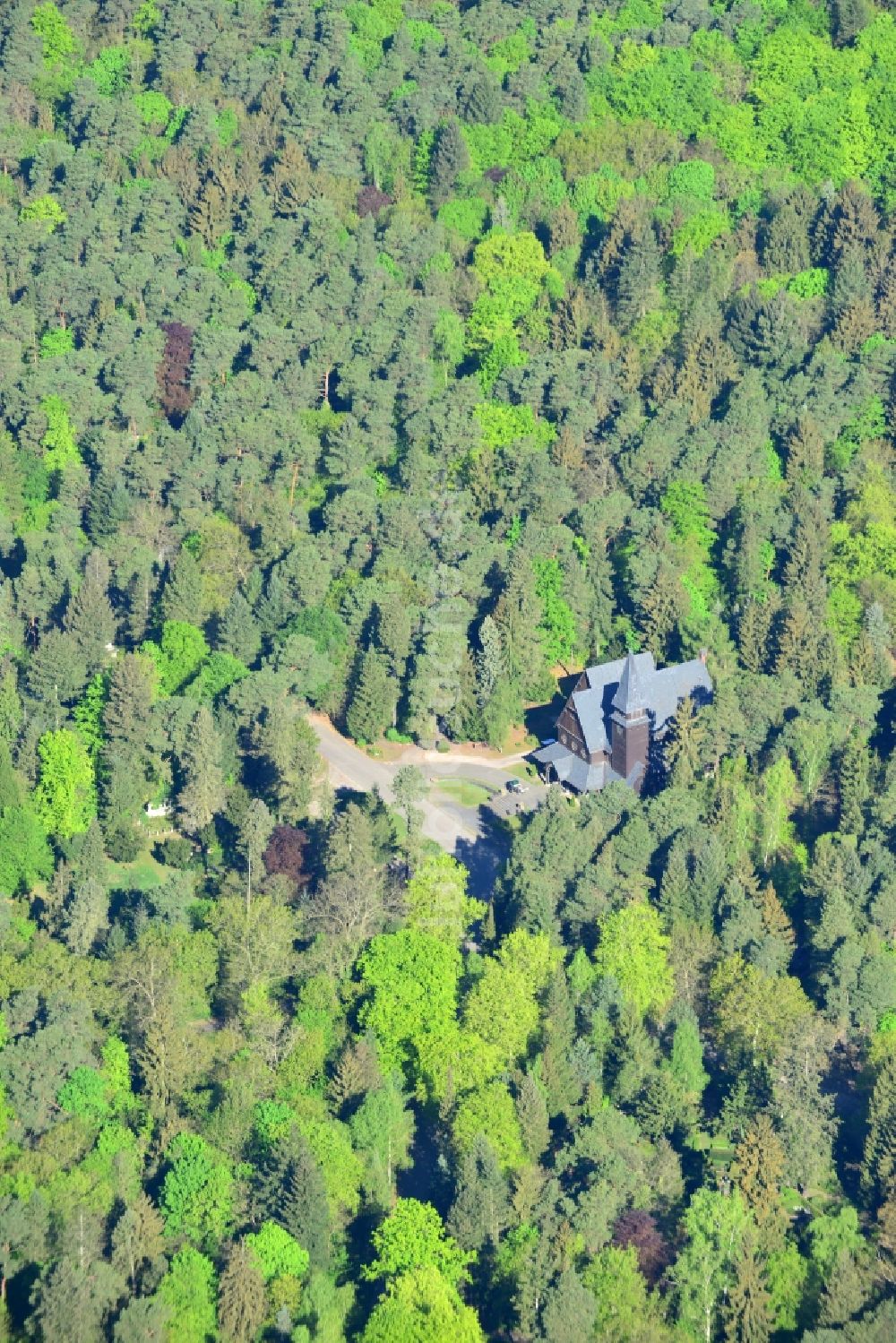 Luftaufnahme Stahnsdorf - Holzkapelle auf dem Südwestkirchhof Stahnsdorf in Stahnsdorf im Bundesland Brandenburg