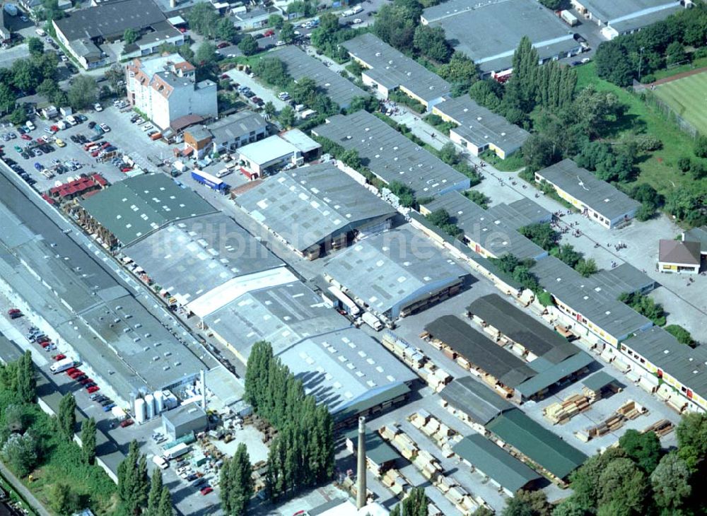 Luftbild Berlin - Neuköln - 20.08.2002 Holzmarkt der Fa. Holz - Possling GmbH & Co. KG an der Haarlemer Straße in 12359 BERLIN