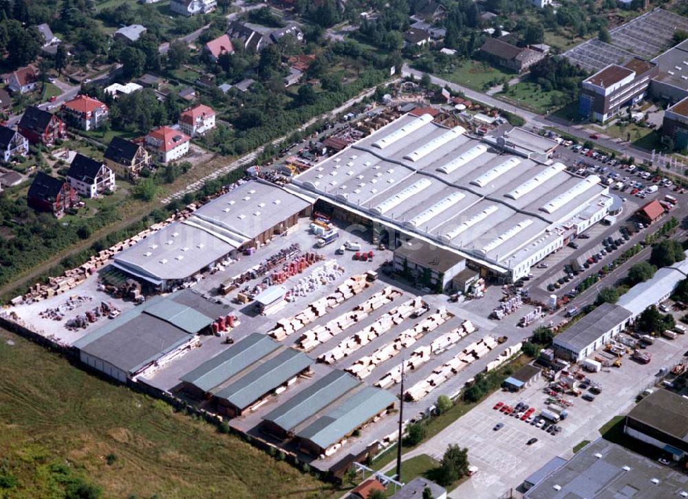 Berlin - Mahlsdorf von oben - 20.08.2002 Holzmarkt der Fa. Holz - Possling GmbH & Co. KG an der Landsberger Straße 9 in 12623 BERLIN