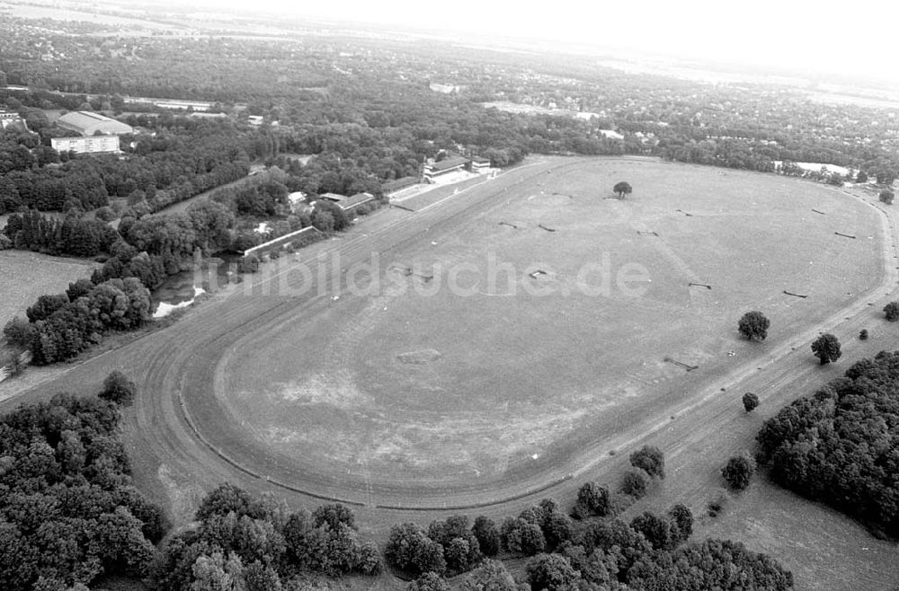 Luftaufnahme Hoppegarten / Brandenburg - Hoppegarten / Brandenburg Trabrennbahn 10.8.1993