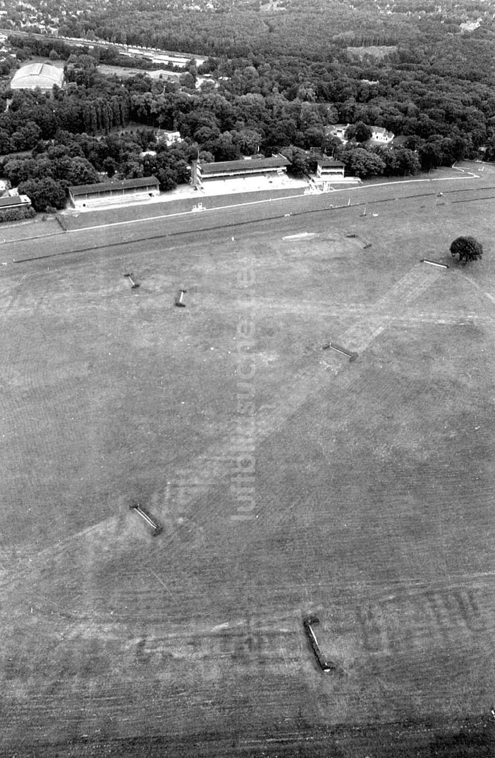 Luftbild Hoppegarten / Brandenburg - Hoppegarten / Brandenburg Trabrennbahn 10.8.1993