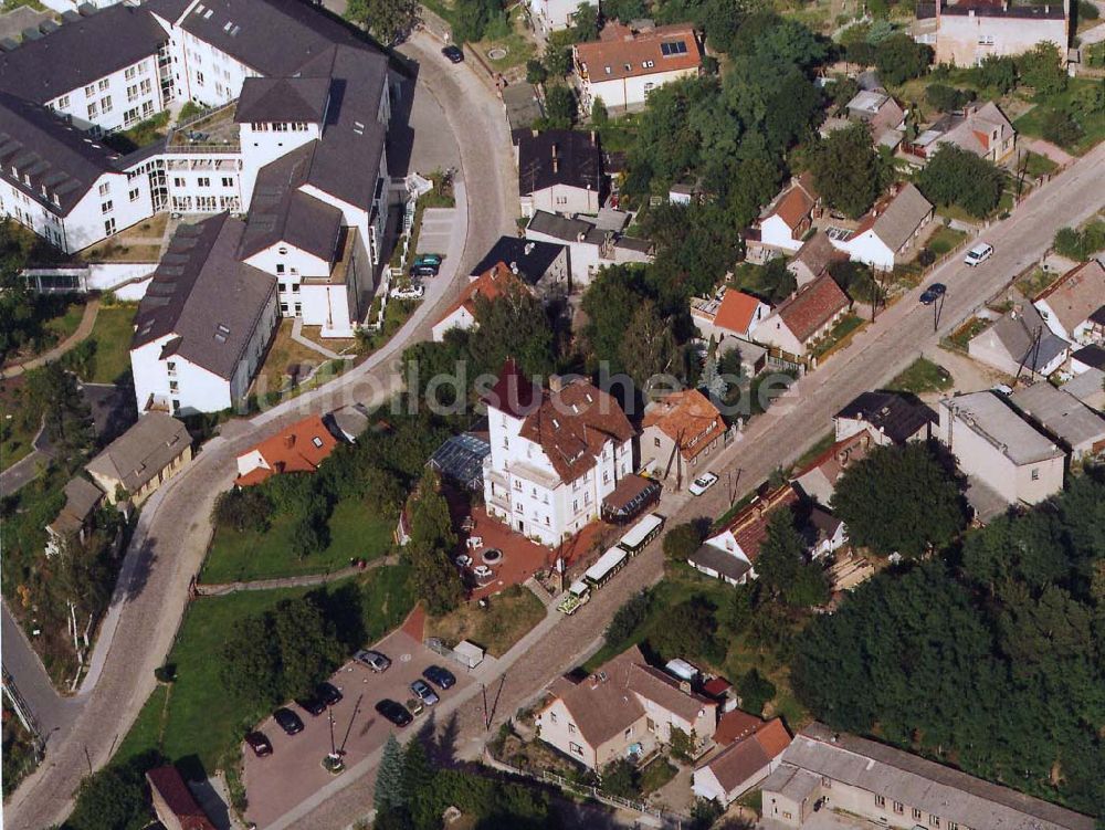 Luftaufnahme Buckow / Märkische Schweiz - Hotel Bergfried in Buckow / Märkische Schweiz