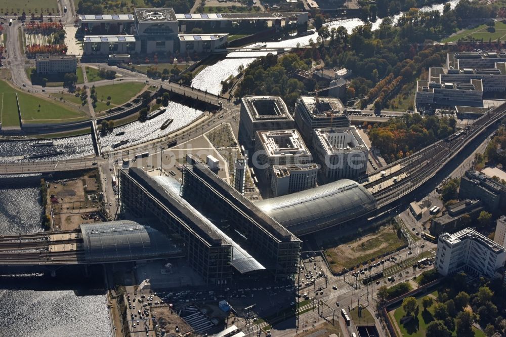 Luftbild Berlin - Hotel- Büro- und Geschäftshaus- Neubau - Projekte am Berliner Hauptbahnhof in Berlin Moabit