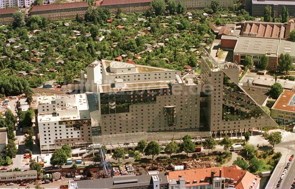 Luftaufnahme Berlin - Hotel Estrel in der Sonnenallee 32 in Neuköln