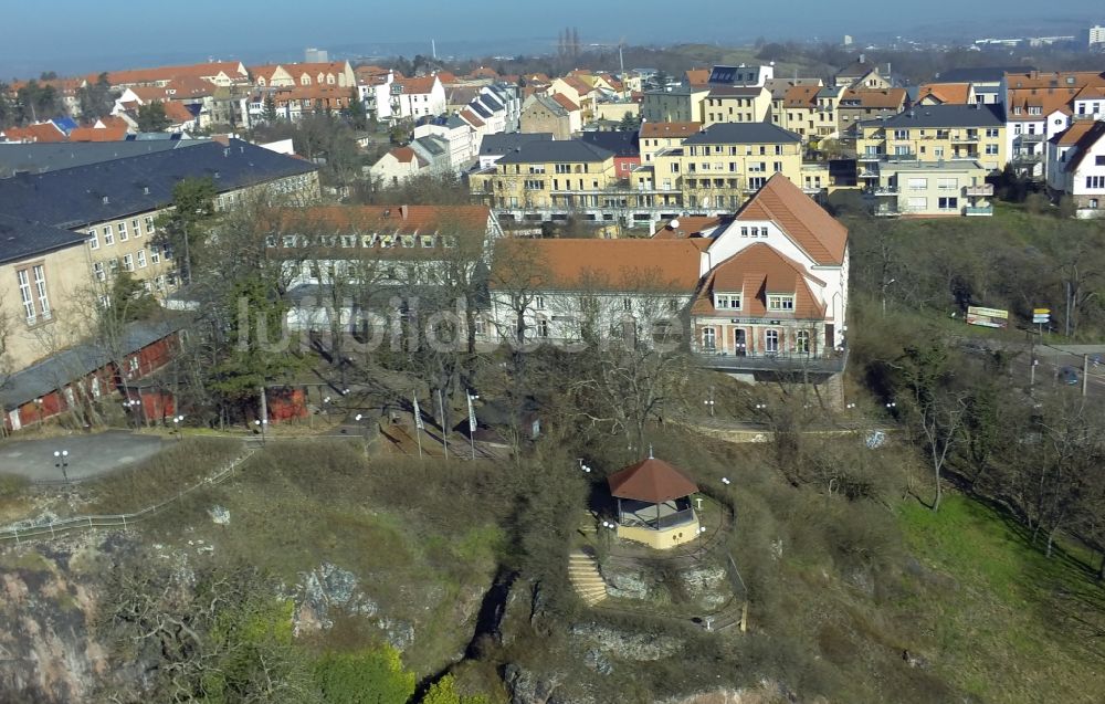 Luftaufnahme Halle / Saale - Hotel und Gaststätte Bergschänke der Ufer der Saale im Stadtteil Kröllwitz in Halle (Saale) im Bundesland Sachsen-Anhalt