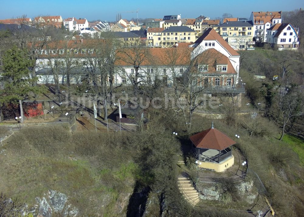 Halle / Saale von oben - Hotel und Gaststätte Bergschänke der Ufer der Saale im Stadtteil Kröllwitz in Halle (Saale) im Bundesland Sachsen-Anhalt