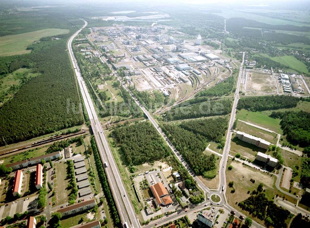 Luftbild Schwarzheide / Brandenburg - Hotel und Gewerbegebiet am südlichen Werksgelände der BASF - Schwarzheide .