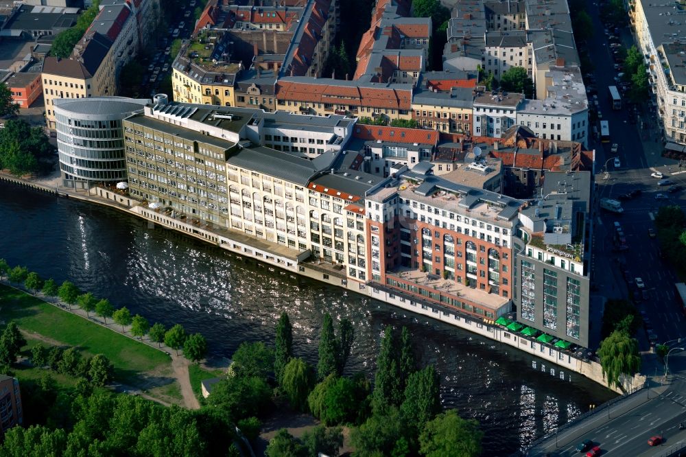 Berlin aus der Vogelperspektive: Hotel Gold Inn Adrema am Ufer der Spree in Berlin Charlottenburg