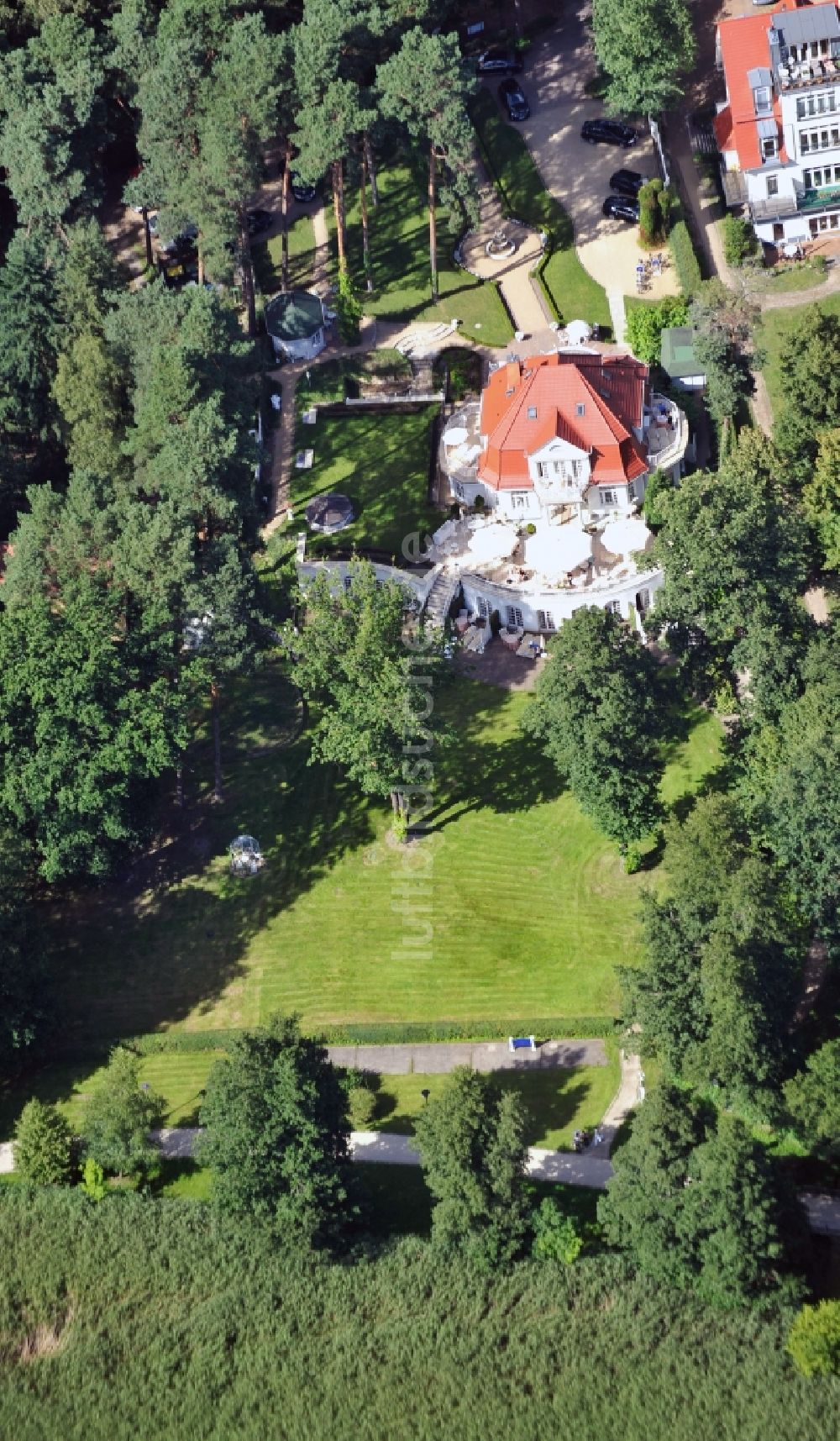 Bad Saarow aus der Vogelperspektive: Hotel 'Villa Contessa' am Schamützelsee