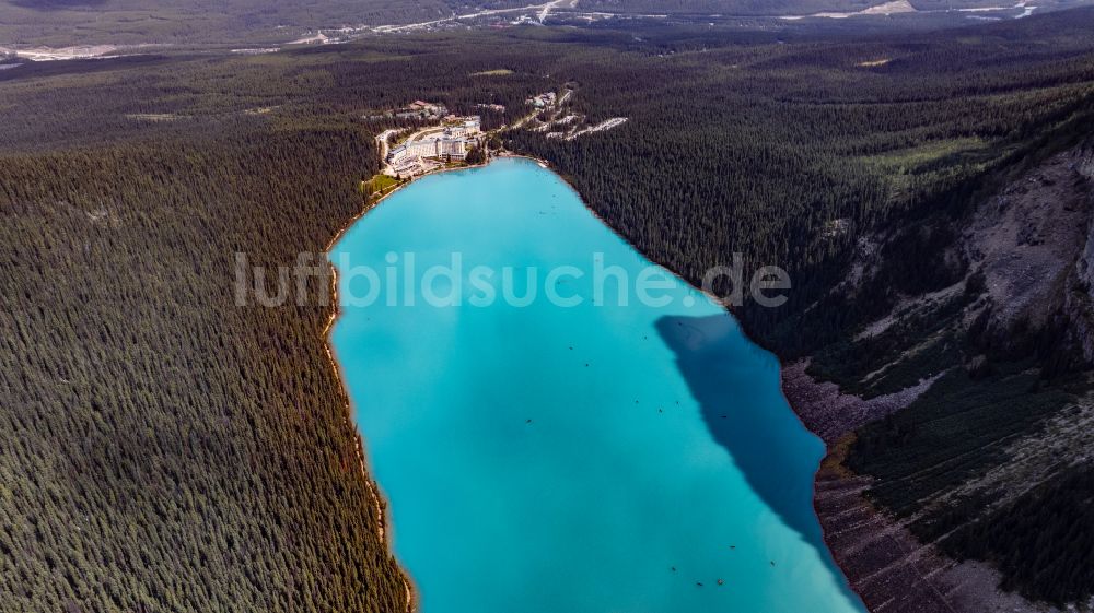 Luftbild Lake Louise - Hotelanlage Fairmont Chateau Lake Louise in Lake Louise in Alberta, Kanada