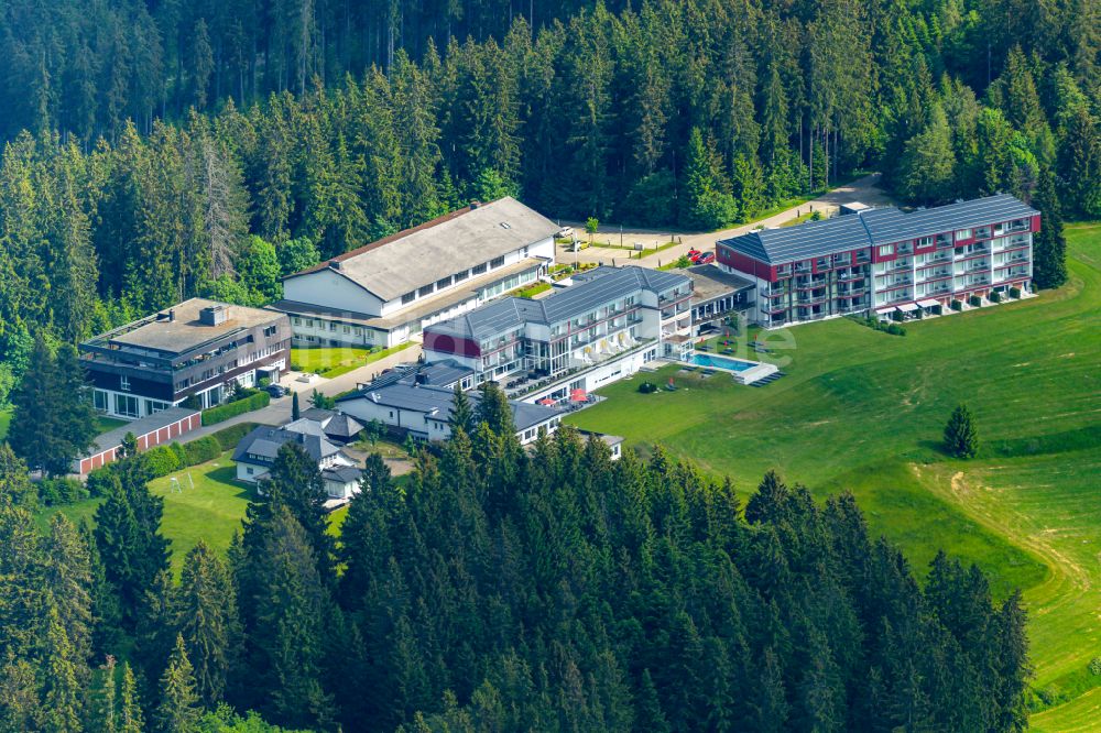 Luftaufnahme Saig - Hotelanlage Hotel Saigerhöh in Saig im Bundesland Baden-Württemberg, Deutschland