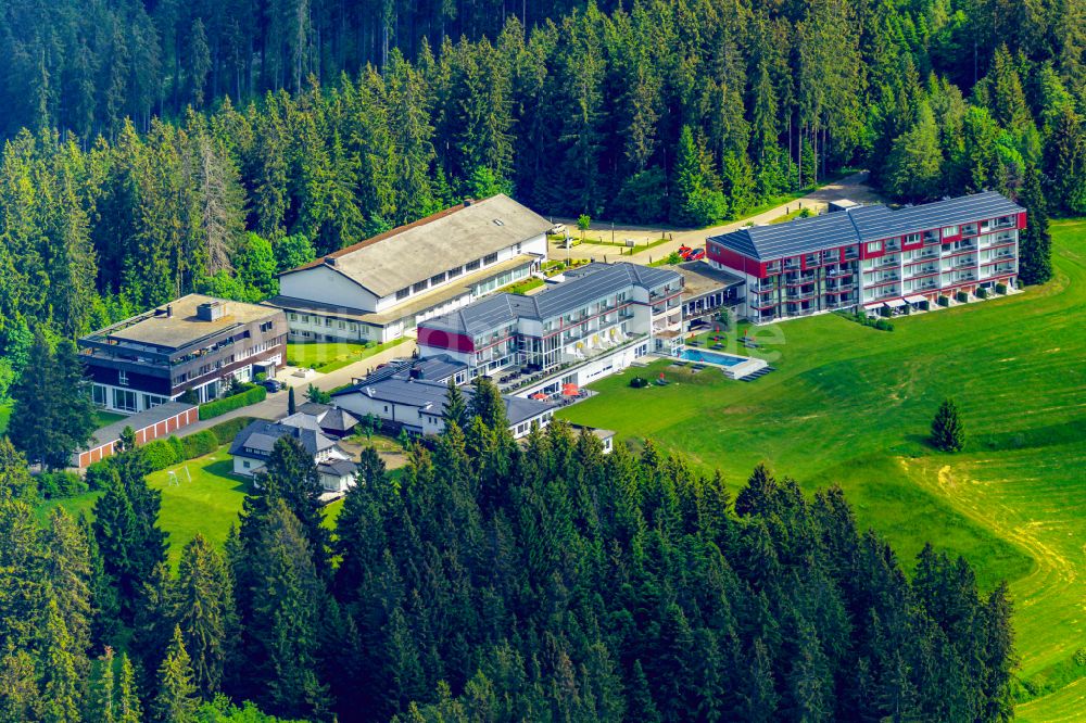 Saig von oben - Hotelanlage Hotel Saigerhöh in Saig im Bundesland Baden-Württemberg, Deutschland