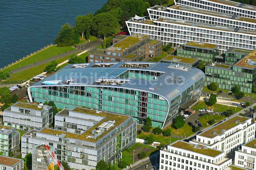 Bonn von oben - Hotelanlage Kameha Grand Bonn in Bonn im Bundesland Nordrhein-Westfalen, Deutschland