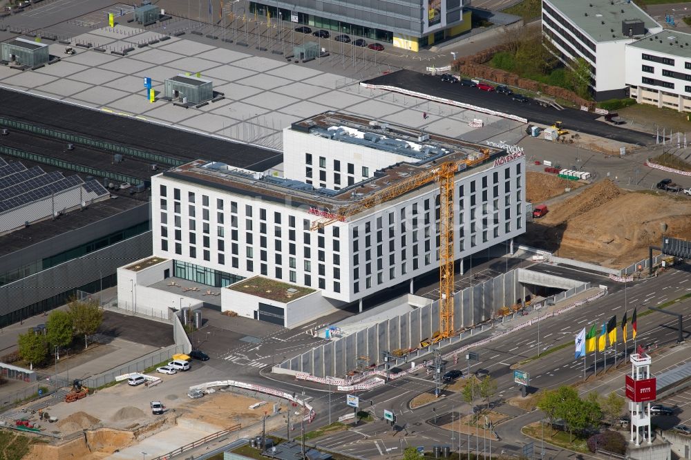 Stuttgart aus der Vogelperspektive: Hotelanlage Mövenpick Hotel Stuttgart Messe & Congress in Stuttgart im Bundesland Baden-Württemberg, Deutschland