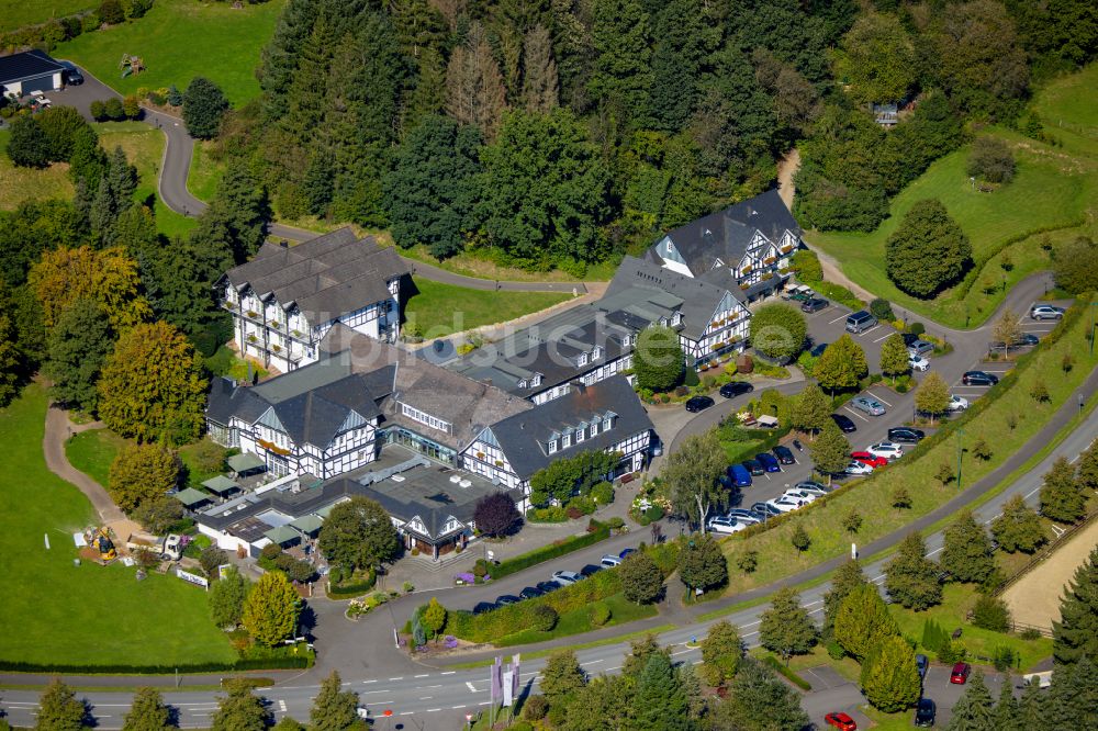 Niederhelden aus der Vogelperspektive: Hotelanlage Romantik Hotel Platte in Niederhelden im Bundesland Nordrhein-Westfalen, Deutschland