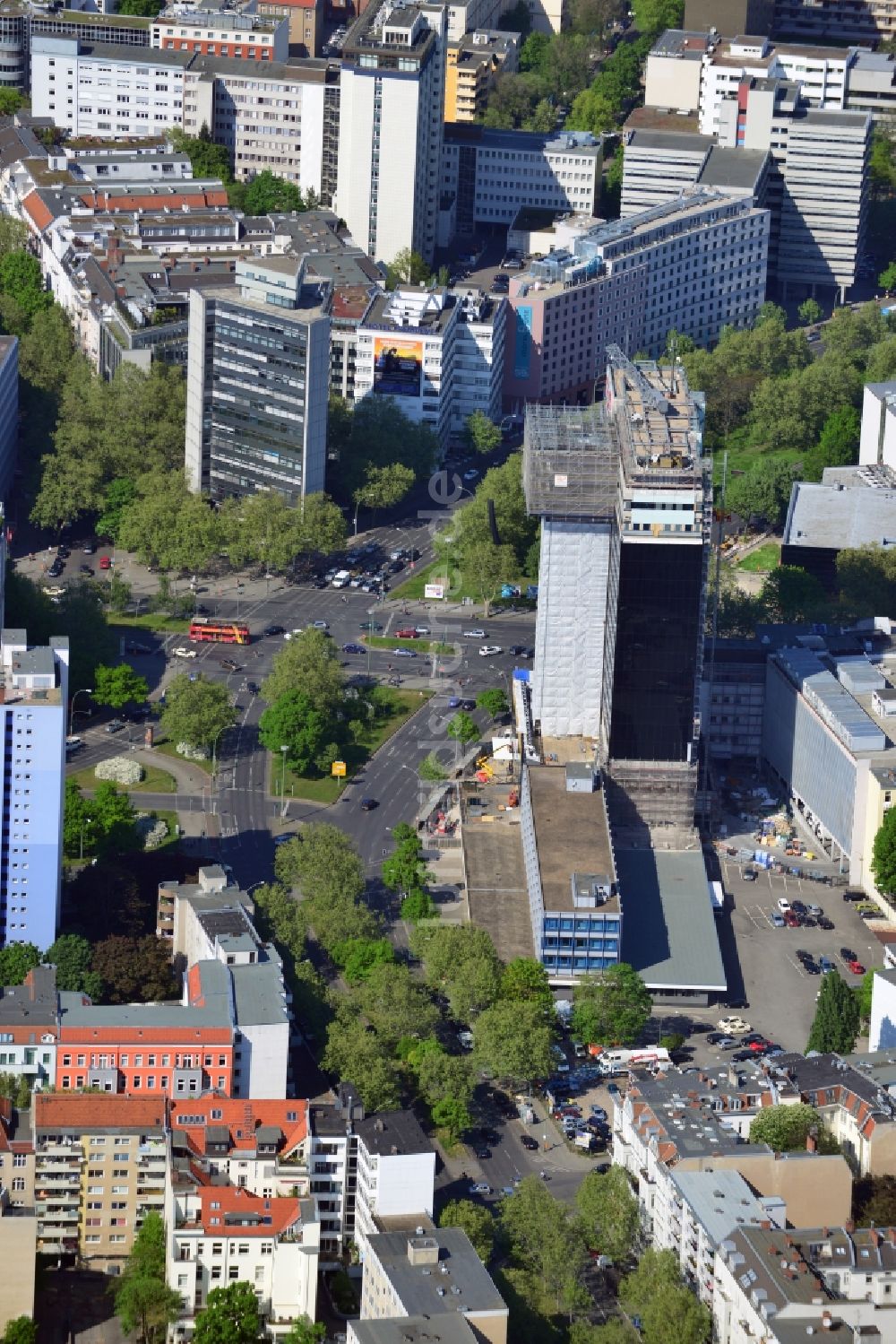 Berlin von oben - Hotelneubau Philips-Hochhaus durch die Rui Kette an der Kantstraße in Berlin Charlottenburg