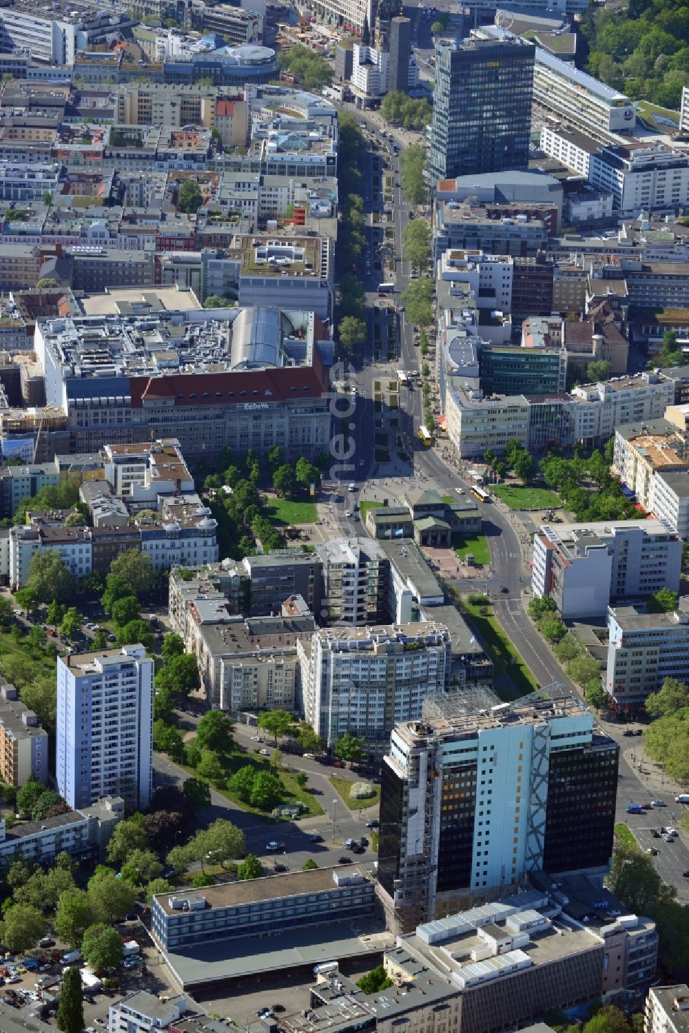 Luftaufnahme Berlin - Hotelneubau Philips-Hochhaus durch die Rui Kette an der Kantstraße in Berlin Charlottenburg