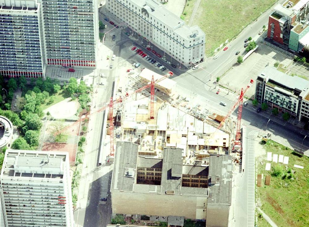 Luftaufnahme Berlin - Hotelneubau an der Zimmerstraße in Berlin - Mitte 09.05.2002