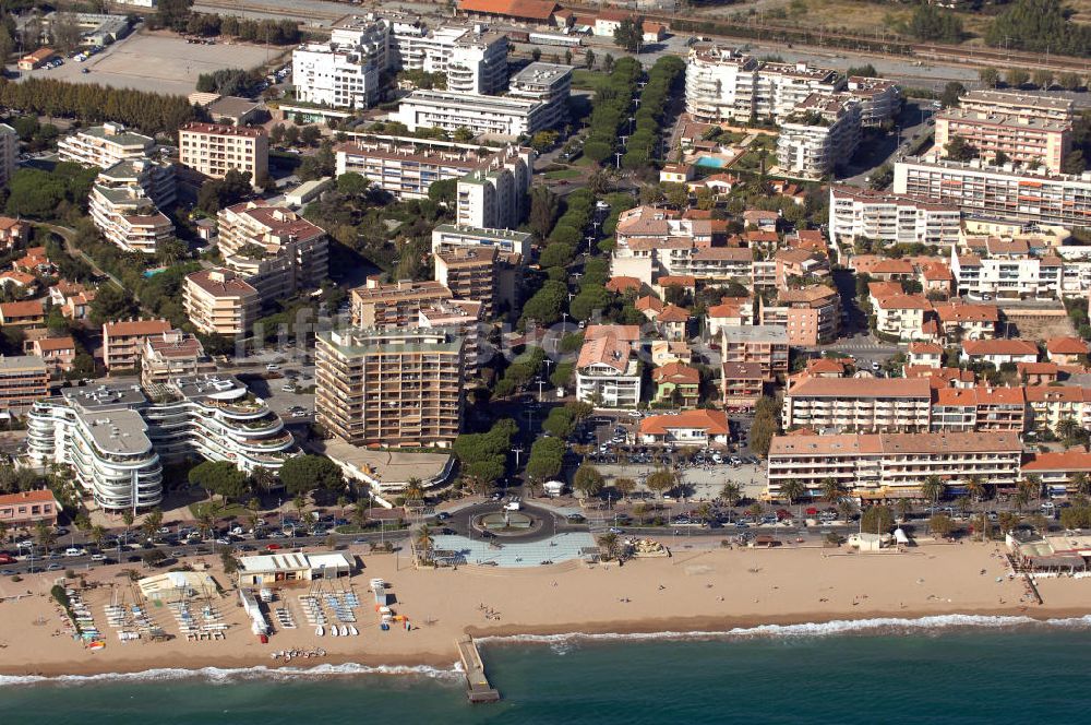 Luftaufnahme Fréjus - Hotels am Strand von Fréjus an der Cote d'Azur in Frankreich