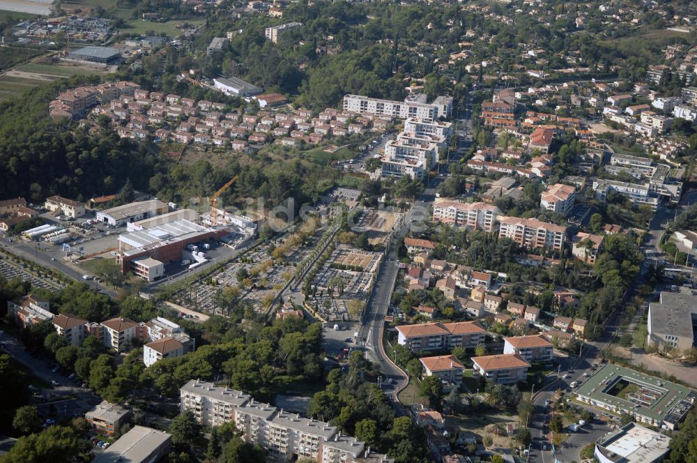 Luftbild Cannes - Hotels im Vorort Ranguin von Cannes Frankreich