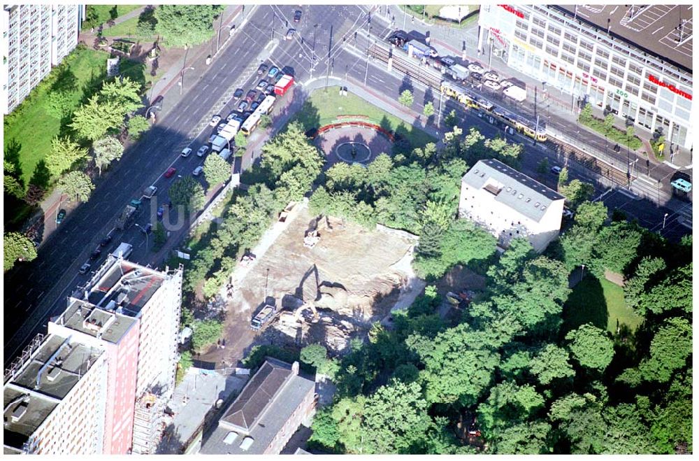 Luftaufnahme Berlin - HOWOGE-Abriss Frankfurter Allee