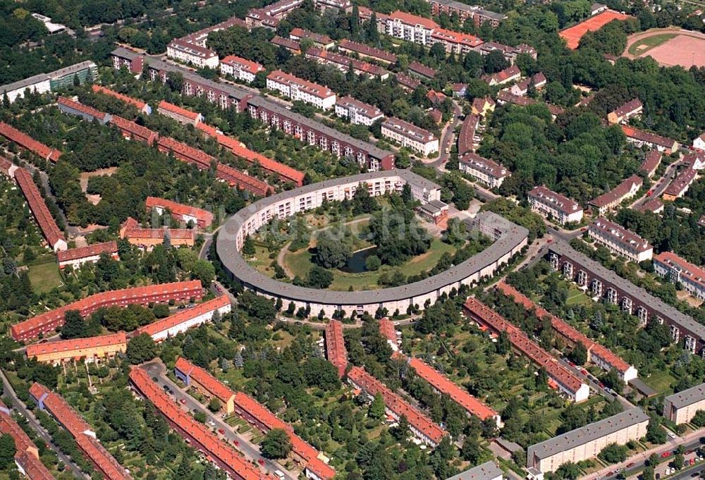 Berlin / Britz (Neuköln) von oben - Hufeisensiedlung der GEHAG am Reuterring in Berlin - Neukölln.