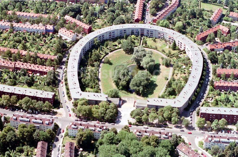 Berlin Neukölln aus der Vogelperspektive: 09.08.1995 Hufeisensiedlung (Wohngebiet Berlin Tempelhof / Neukölln)