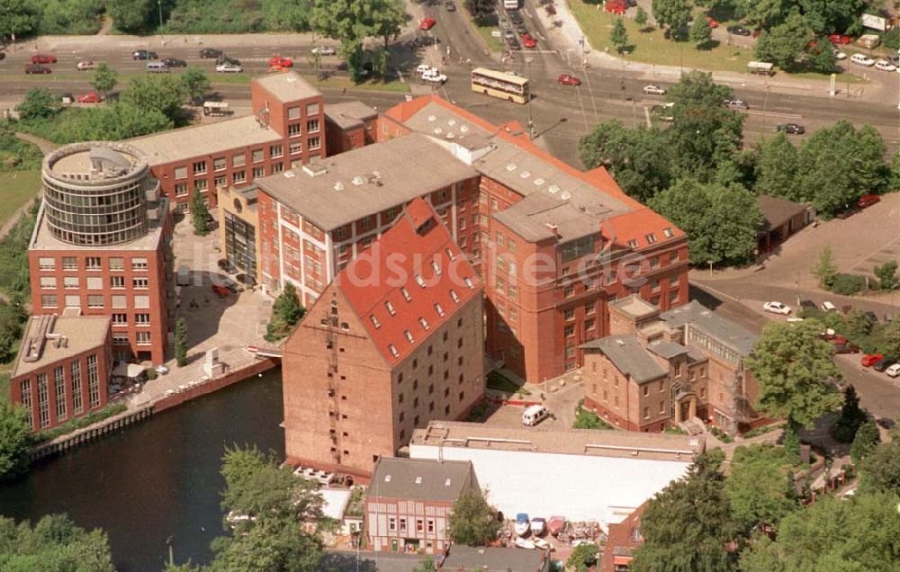 Berlin von oben - Humbold Mühle in Berlin Tergel ( Reinickendorf ) 06.1995