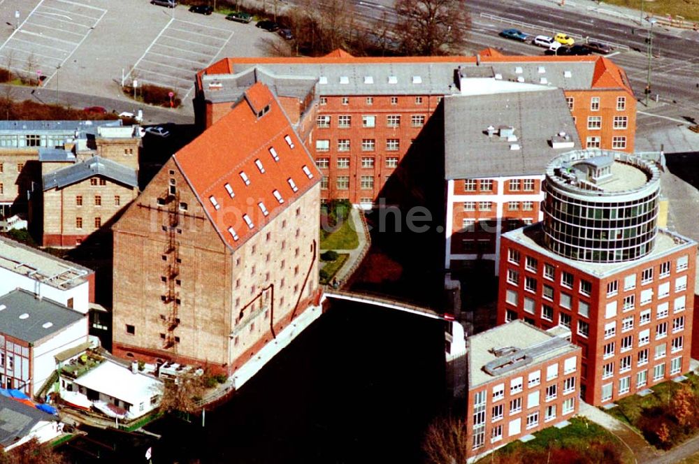 Berlin aus der Vogelperspektive: 24.02.1995 Humboldt Mühle Berlin Tegel