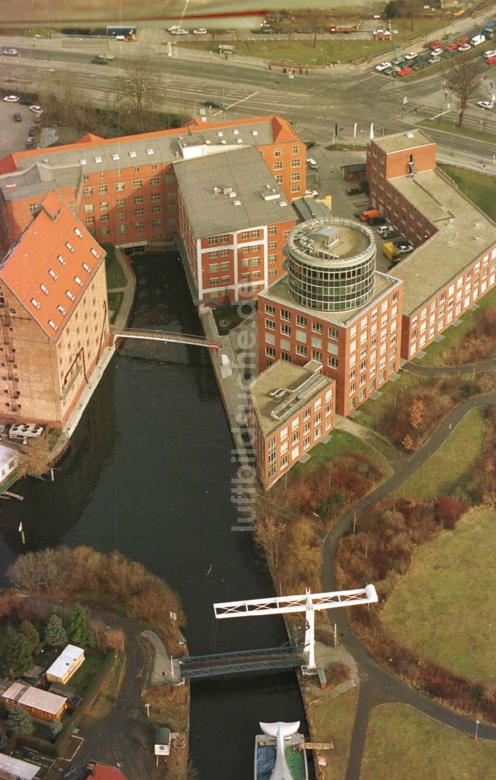 Berlin von oben - 14.02.95 Humboldt-Mühle in Spandau