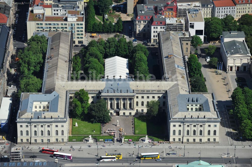  von oben - Humboldt-Universität / Alma Mater Berolinensis in Berlin Mitte