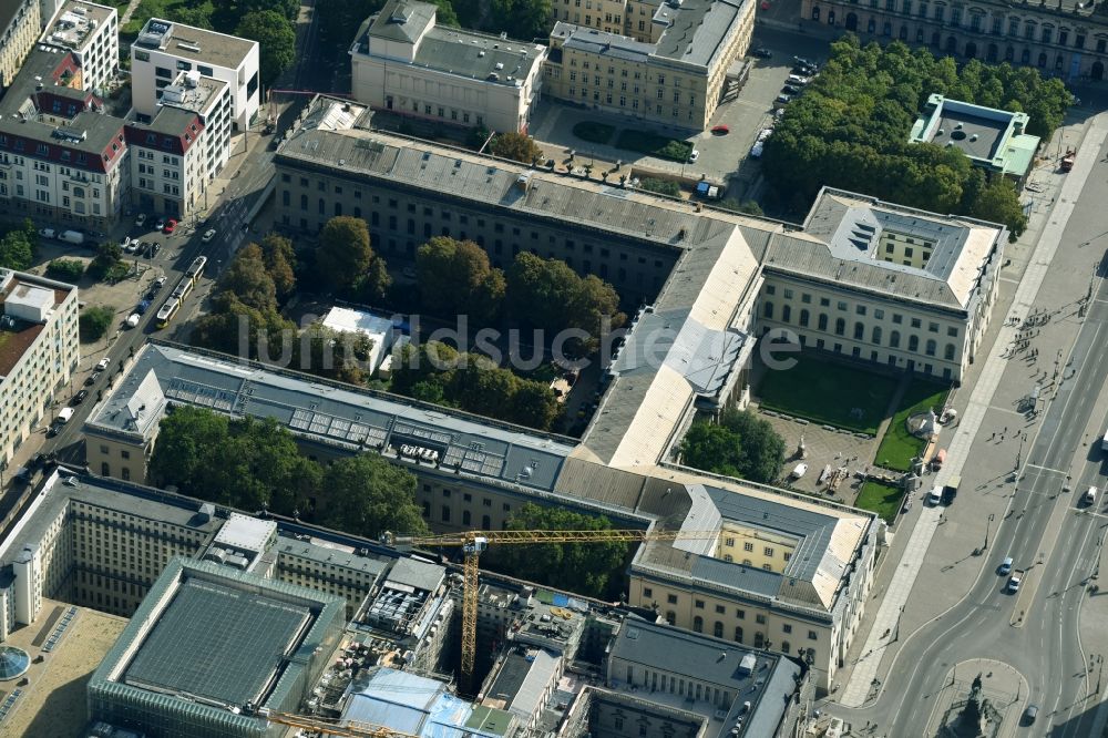 Luftaufnahme Berlin - Humboldt-Universität zu Berlin Unter den Linden im Ortsteil Mitte in Berlin, Deutschland