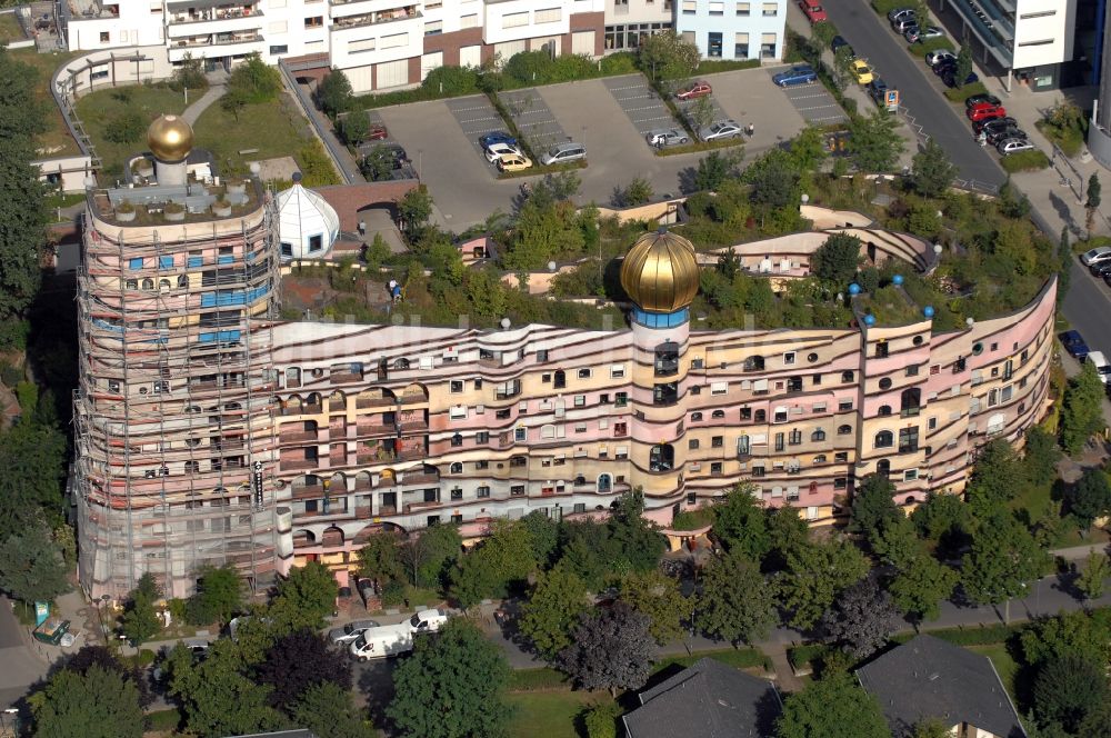 Luftbild Darmstadt - Hundertwasser- Gebäude eines Mehrfamilien- Wohnhauses Waldspirale in Darmstadt im Bundesland Hessen, Deutschland