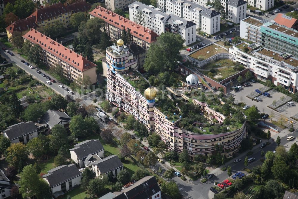 Luftbild Darmstadt - Hundertwasser- Gebäude eines Mehrfamilien- Wohnhauses Waldspirale in Darmstadt im Bundesland Hessen, Deutschland