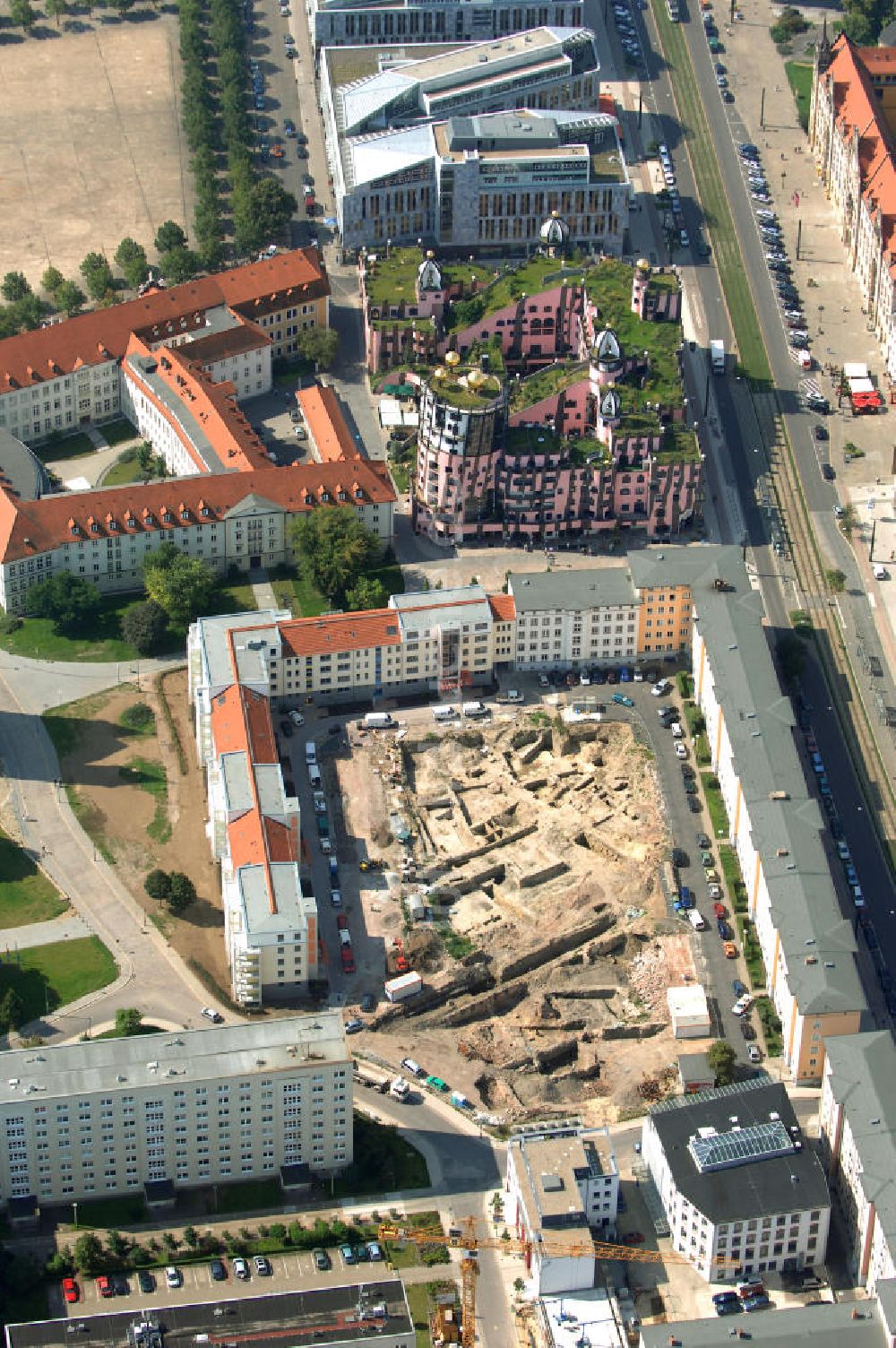 Luftbild Magdeburg - Hundertwasserhaus und Ausgrabungen (Regierungstraße) in Magdeburg