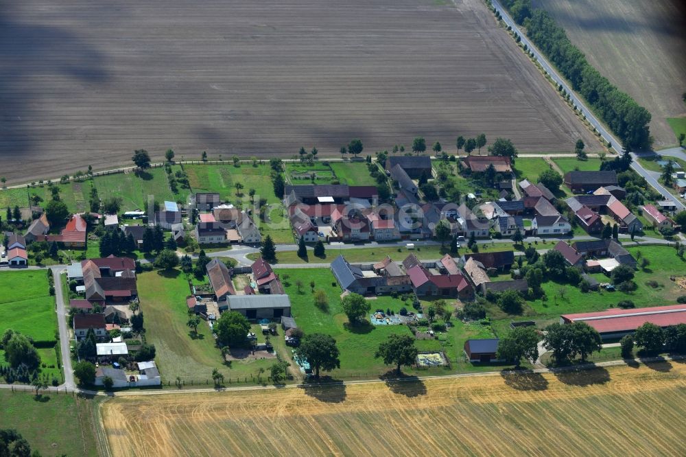 Luftaufnahme Kleinbahren - Häuserreihen des Dorfes Kleinbahren im Bundesland Brandenburg in Deutschland