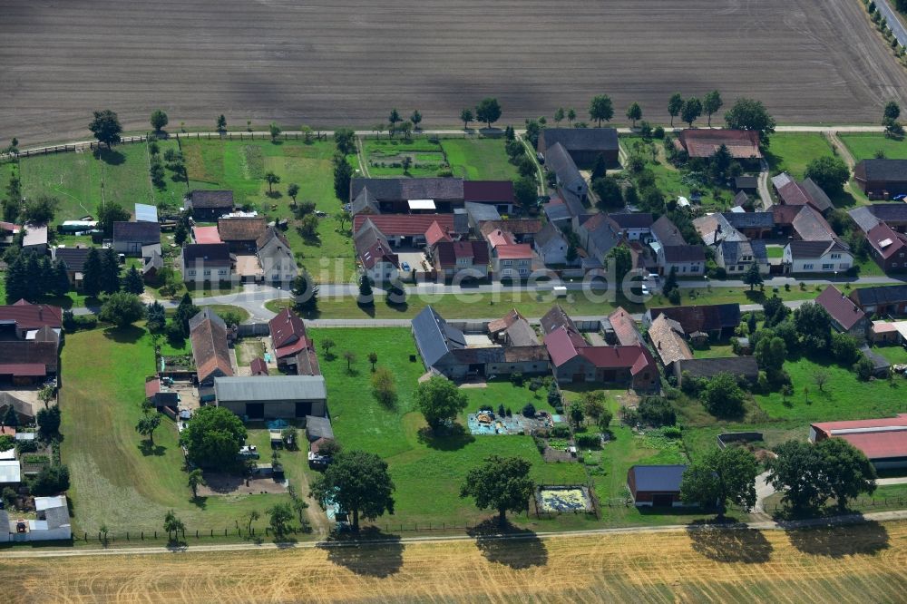 Kleinbahren von oben - Häuserreihen des Dorfes Kleinbahren im Bundesland Brandenburg in Deutschland