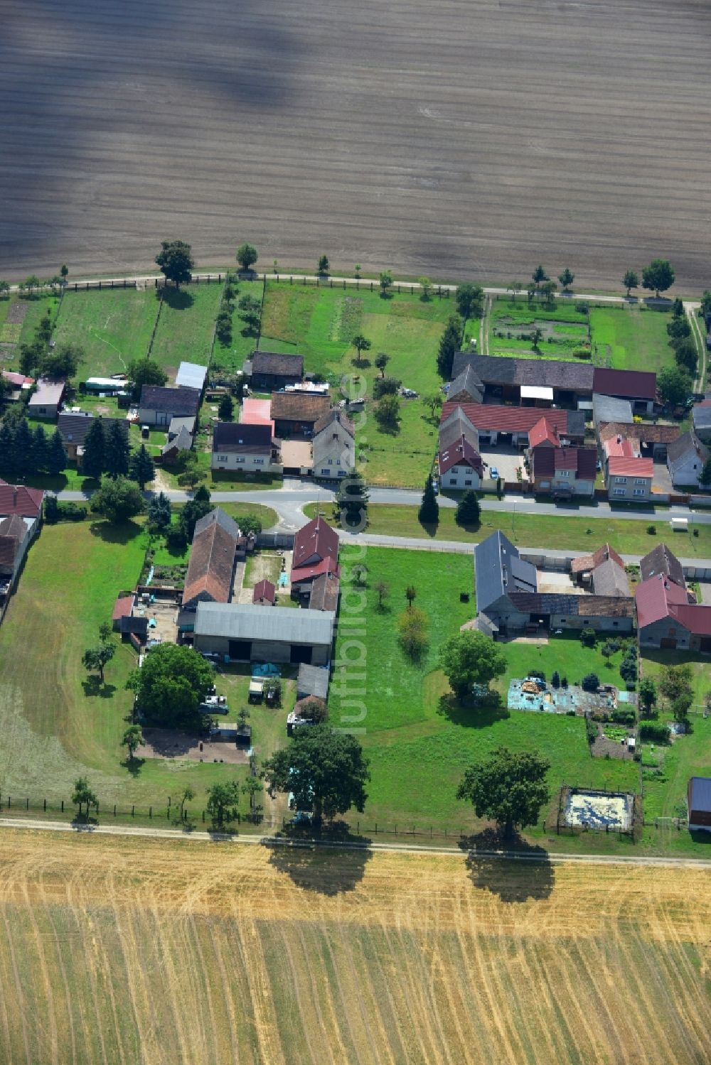 Luftbild Kleinbahren - Häuserreihen des Dorfes Kleinbahren im Bundesland Brandenburg in Deutschland