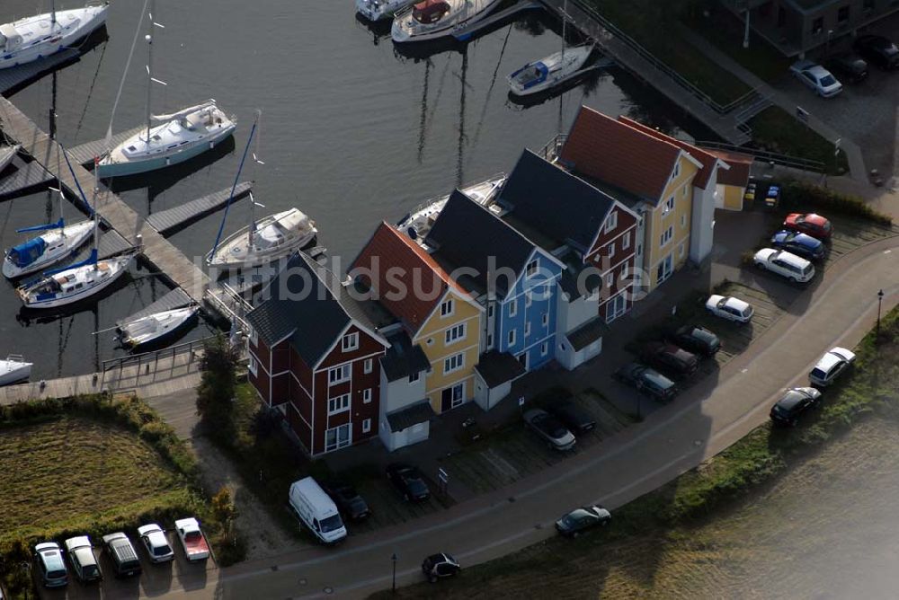 Greifswald von oben - Häuserzeile am Ryck