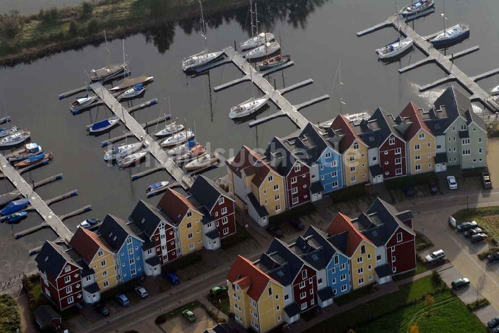 Luftbild Greifswald - Häuserzeile am Ryck