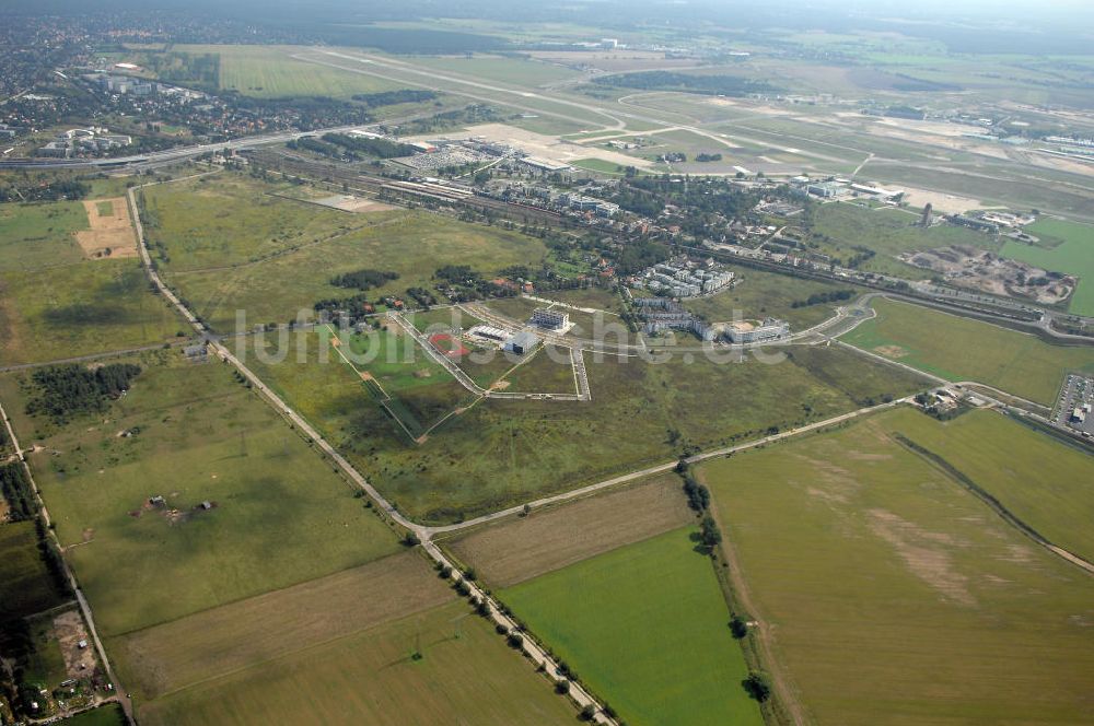 Schönefeld von oben - HVB Projekt GmbH Gewerbe- und Wohngebiet Roncasa