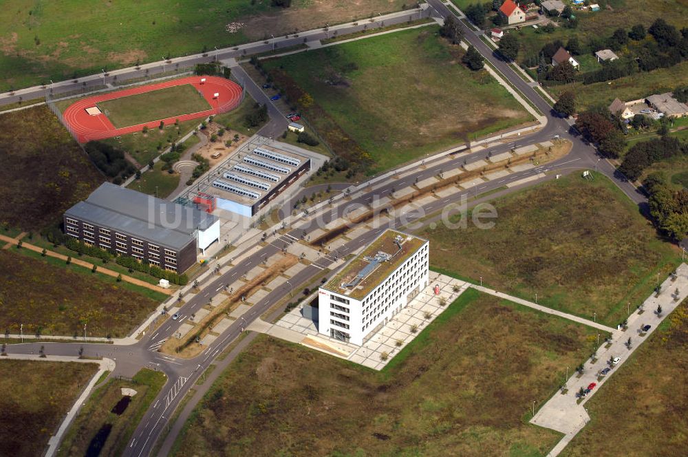 Schönefeld von oben - HVB Projekt GmbH Gewerbe- und Wohngebiet Roncasa