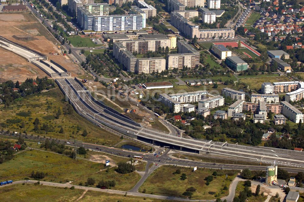 Berlin von oben - HVB Projekt GmbH Gewerbe- und Wohngebiet Roncasa