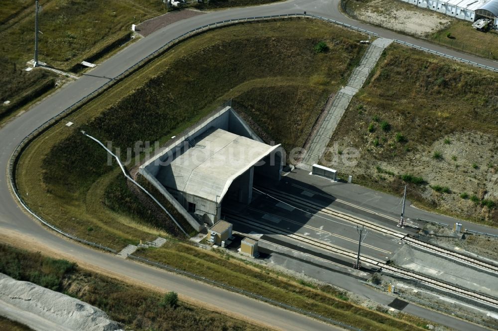 Steigra von oben - ICE Schienentunnel - Viadukt Osterberg- Tunnel der Deutschen Bahn in Steigra im Bundesland Sachsen-Anhalt